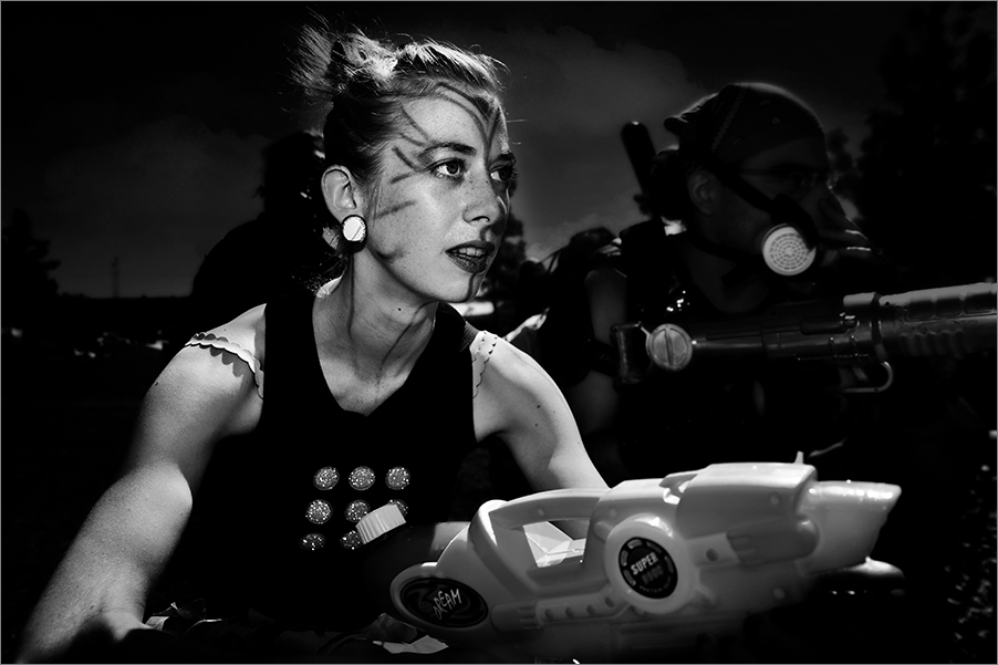 Face à la horde des morts-vivants, les armes les plus sophistiquées ne sont plus que des jouets dérisoires